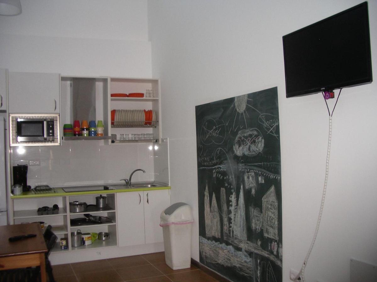 Hostel El Castillo Ариньон Экстерьер фото