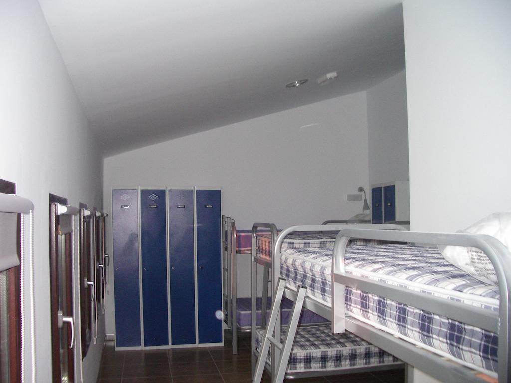 Hostel El Castillo Ариньон Номер фото
