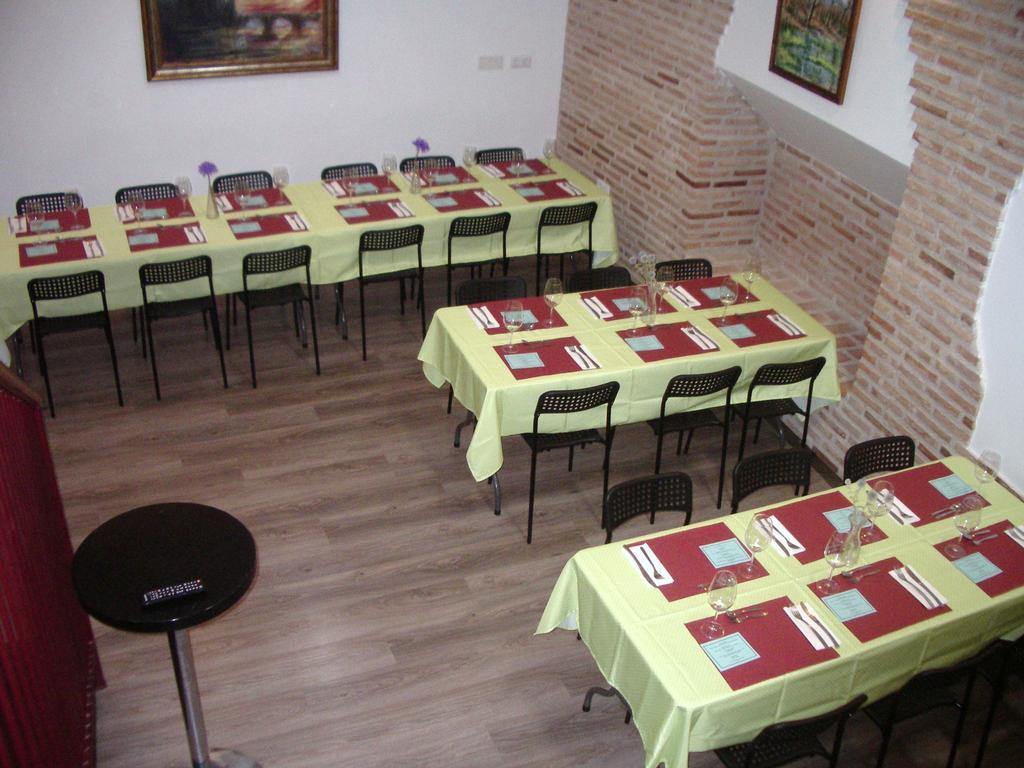 Hostel El Castillo Ариньон Экстерьер фото