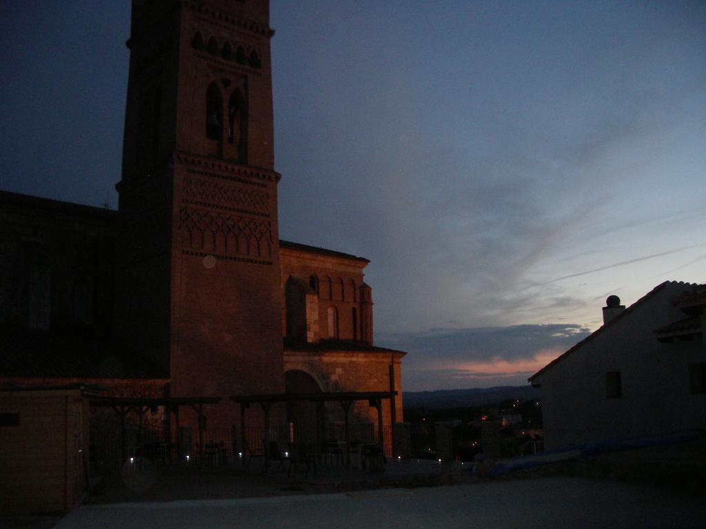 Hostel El Castillo Ариньон Экстерьер фото