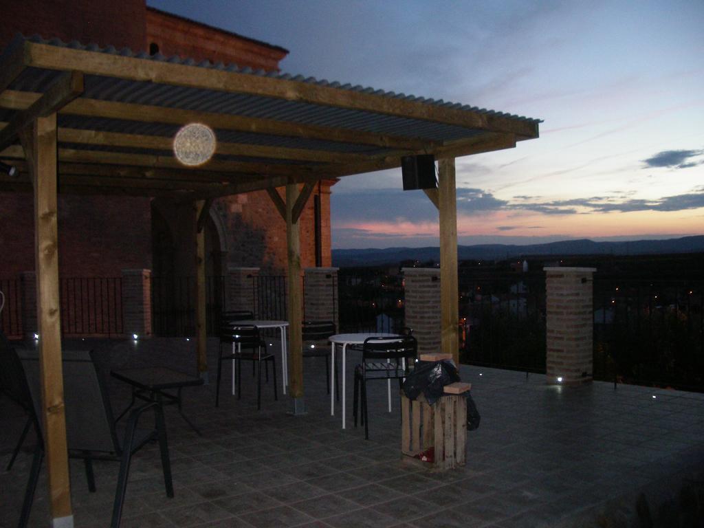 Hostel El Castillo Ариньон Экстерьер фото