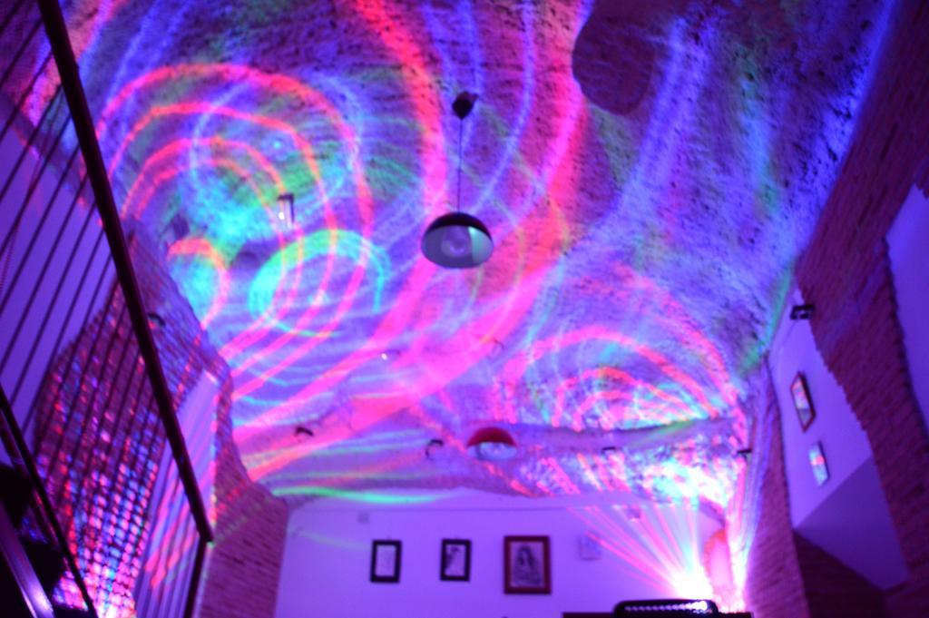Hostel El Castillo Ариньон Экстерьер фото