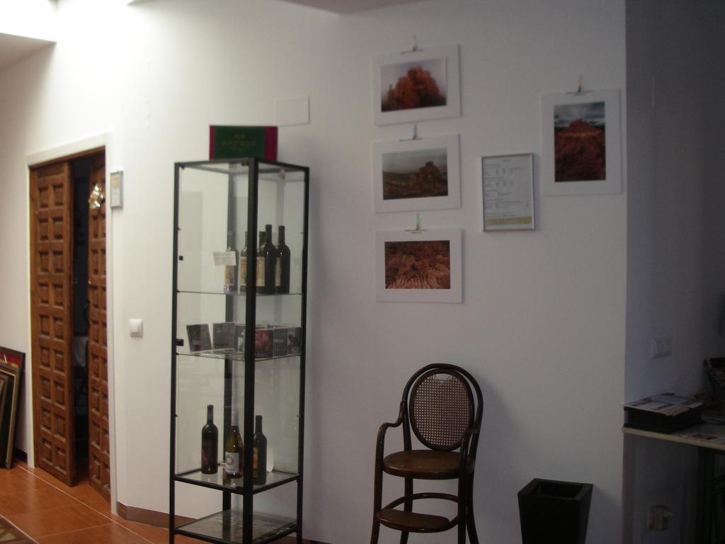 Hostel El Castillo Ариньон Экстерьер фото